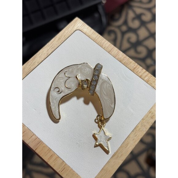 Moon Shaped Gold & White Brooch With Star Charm & Rhinestone Accent - Picture 4 of 6